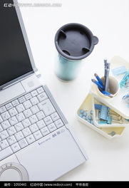 高效办公新搭档 电脑与多功能笔筒的艺术融合